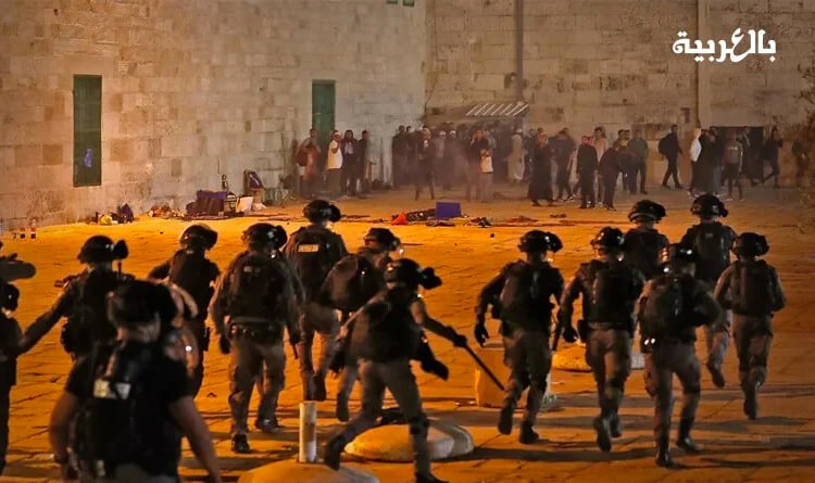 كيف تحولت ليلة رمضانية هادئة إلى مواجهات دامية مع القوات الإسرائيلية؟