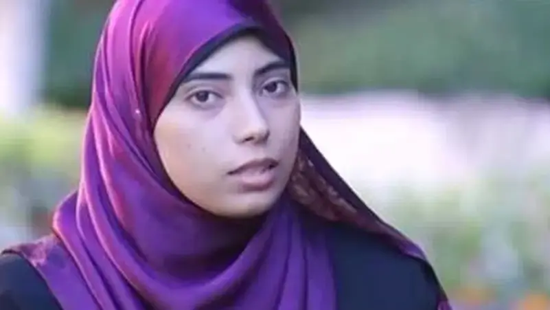 الشاعرة الفلسطينية هبة أبو ندى تروي بدمها قصة الشعب الفلسطيني في غزة