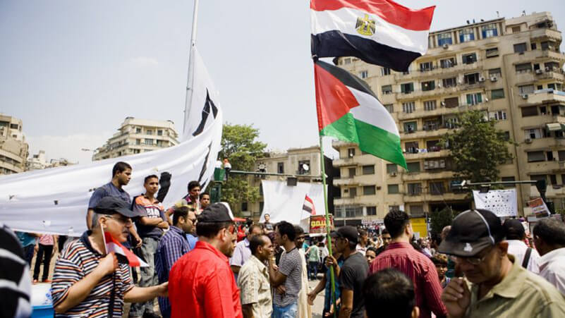 لواء كبير سابق بالجيش المصري الفلسطينيون في غزة يدافعون عن مصر