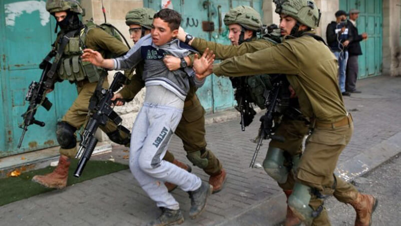 وزير اسرائيلي يطالب بإعدام الأسرى الفلسطينيين
