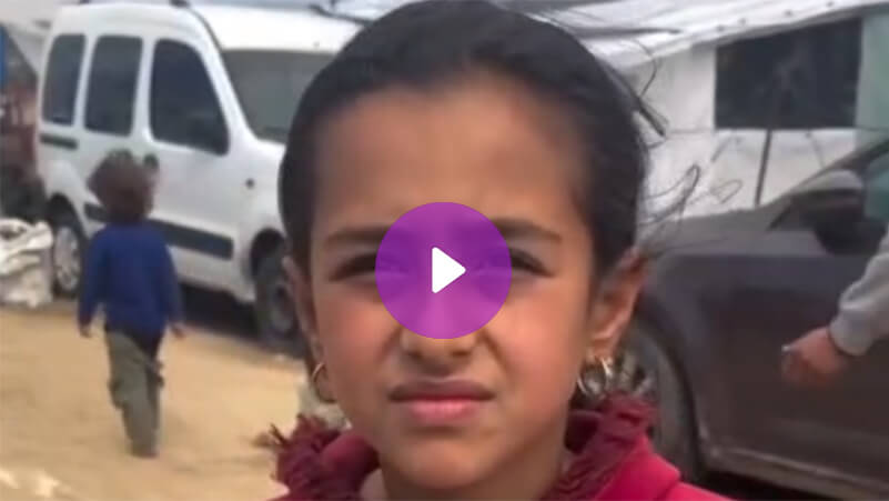 طفلة فلسطينية تحكي عن معاناتها وأقرانها من مأساة الحرب