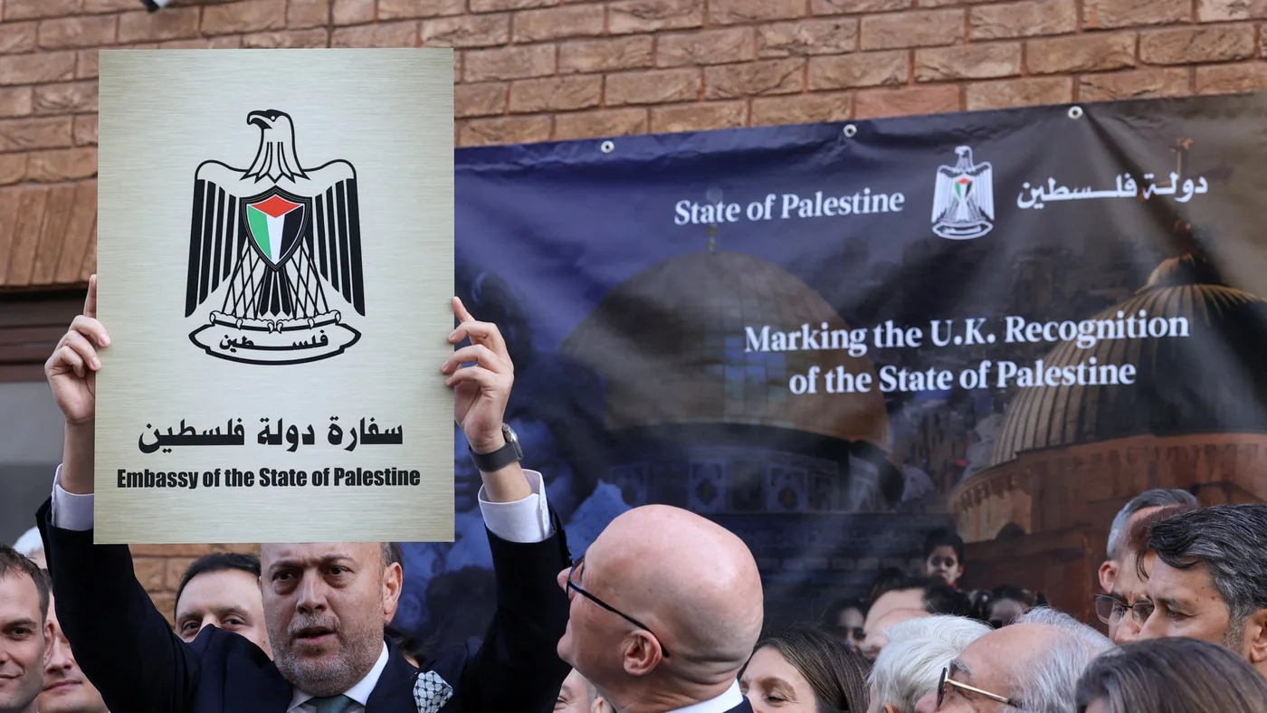 uk husam zomlot holds plaque announcing palestine embassy london 22 sep 2025 reuters.jpg
