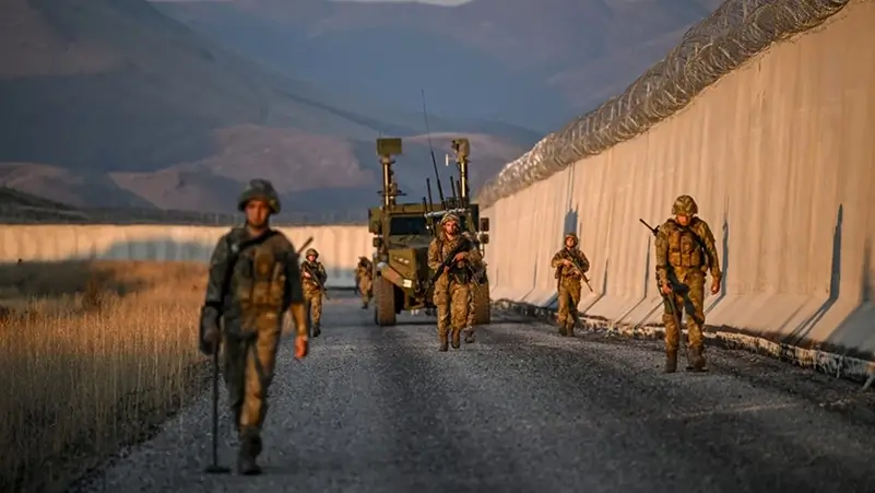 Home 1 Turkey plans buffer zone if Iran government falls