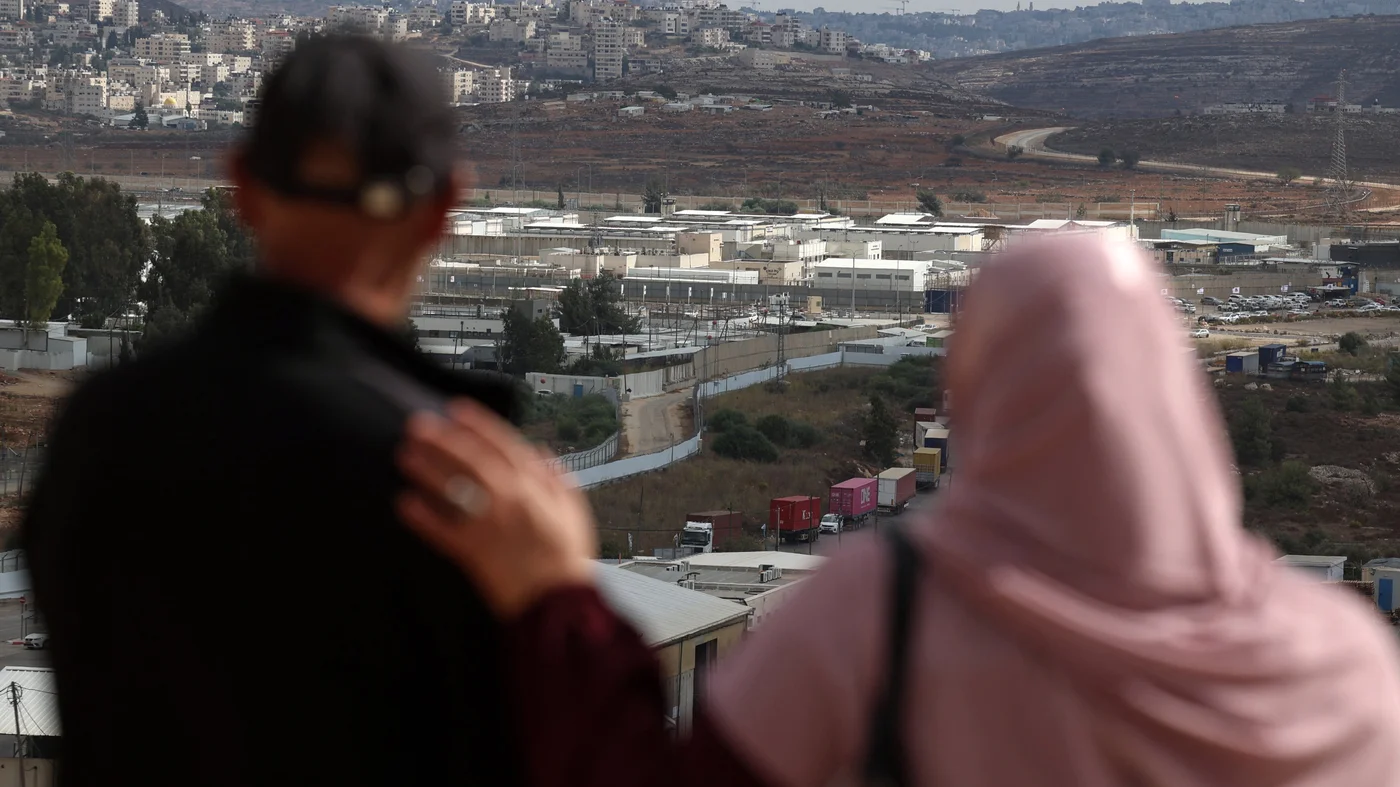 Home 2 palestinian relatives prisoner ofer military prison october 2025 afp min.jpg