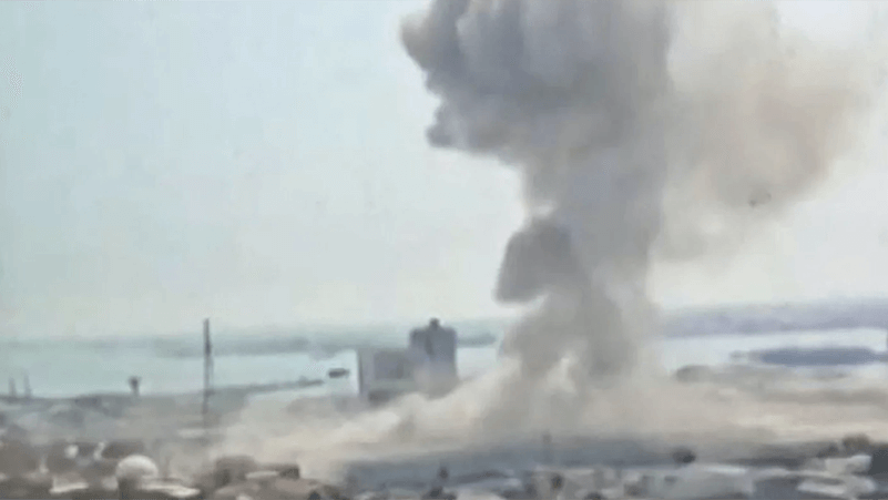 Home 79 Iranian missiles strike Gulf countries as Bahrain says US Fifth Fleet base attacked