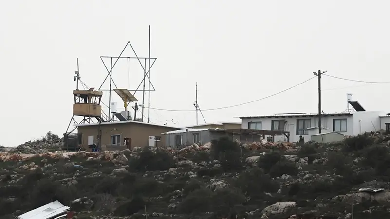 Home 1 إجراءات جديدة في الضفة الغربية تُسرّع الضمّ وتنهي عملياً اتفاق أوسلو