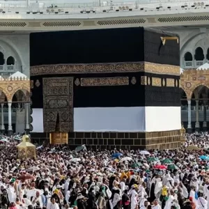 ترند 5 ملفات إبستين تكشف عن تلقيه قطعاً من كسوة الكعبة عبر وسطاء مرتبطين بالإمارات 1