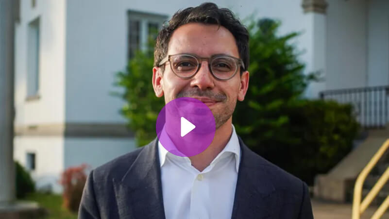 Home 105 مرشح أمريكي لا ينبغي لأمريكي المـ،ـوت لأجل إسرائيل